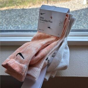 Nike Everyday Plus Crew Socks - 3 Pk Orange and White